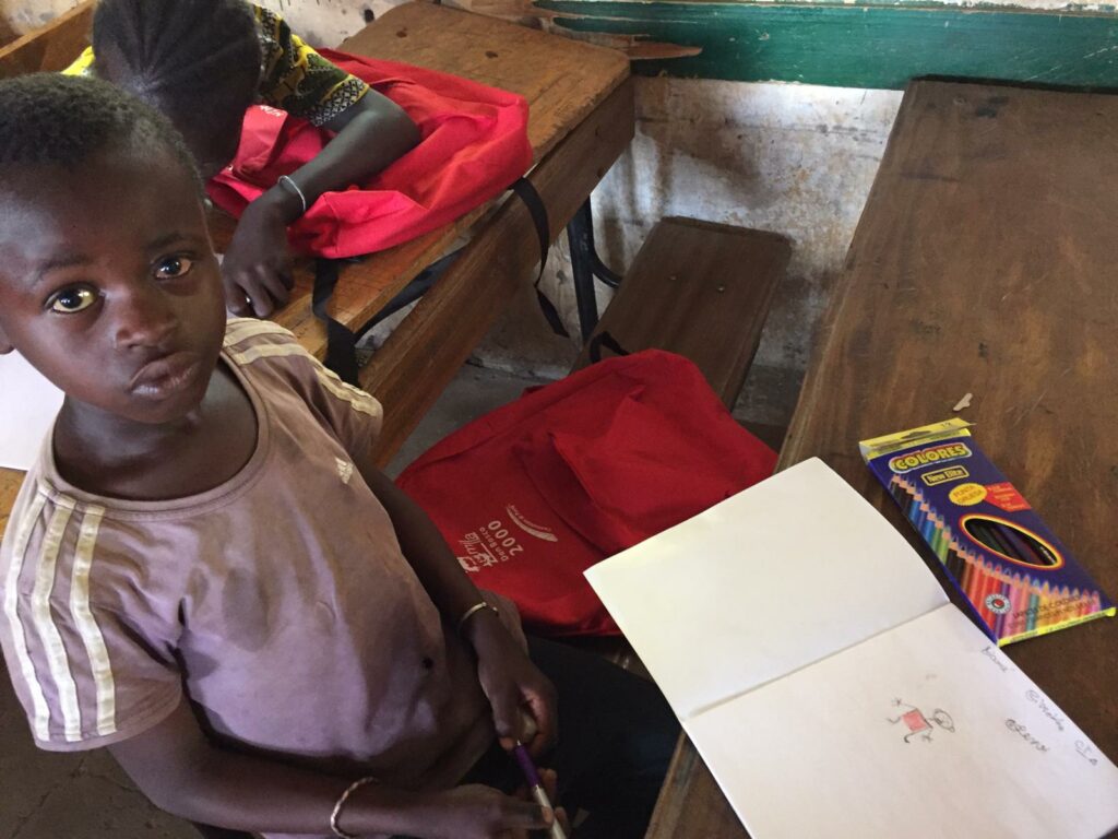 kit scuola per i bambini dei villaggi africani