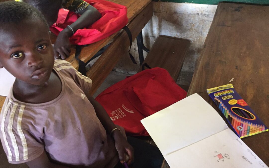 Dona un kit scuola per i bambini dei villaggi africani